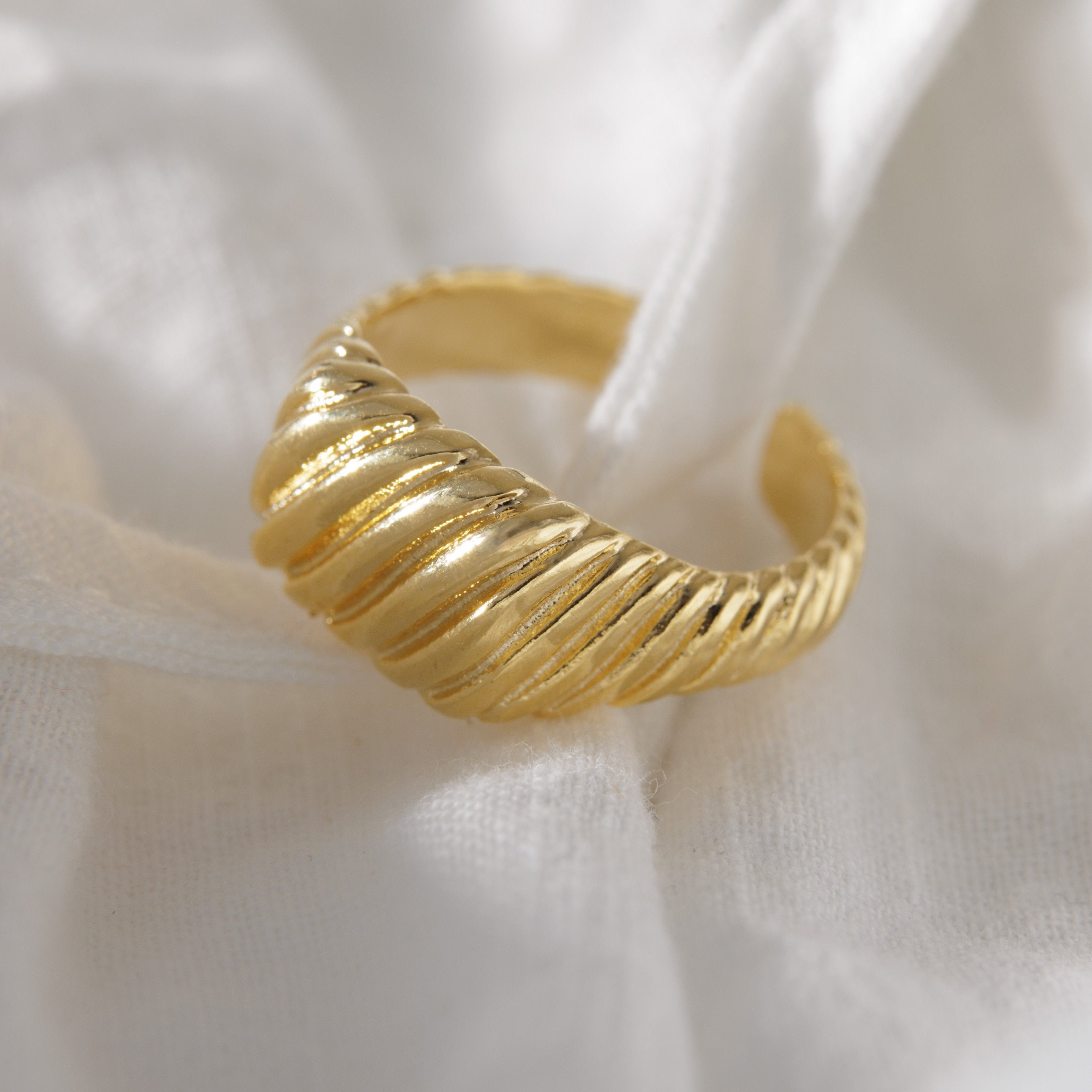 Unique rings online hotsell