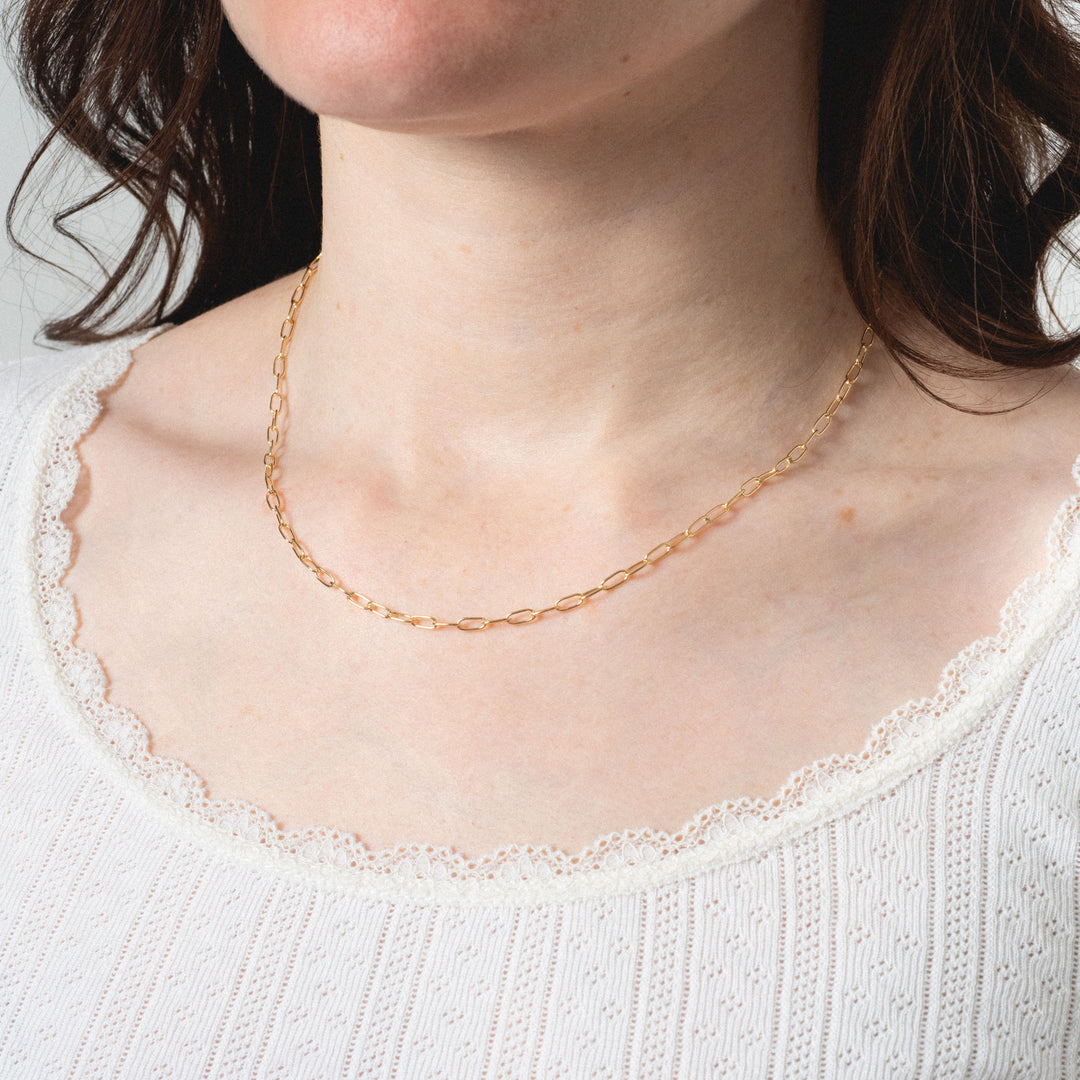 Tiny Paperclip Chain Necklace - adorn512