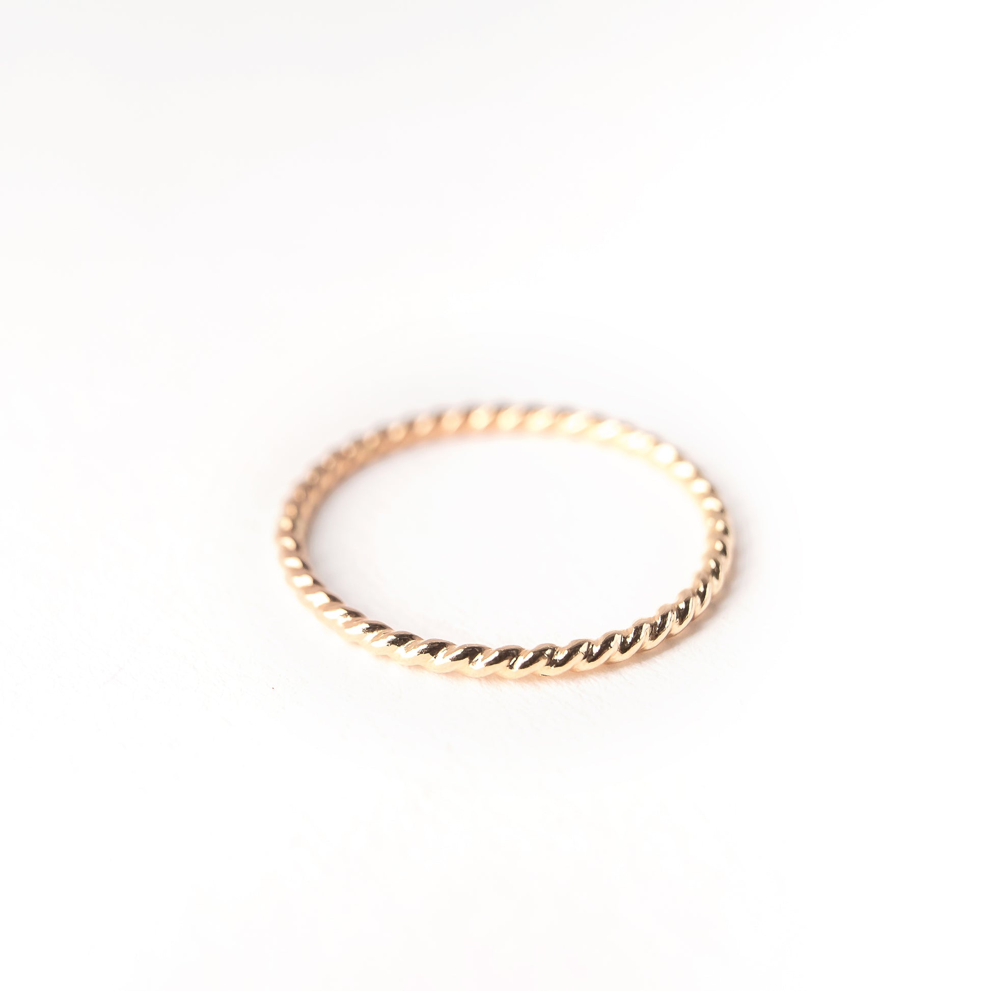 Gold Bracelet for Women: How Can You Style It - Adorn512 – adorn512