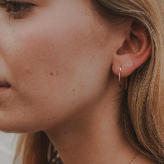 Single Horseshoe Earring