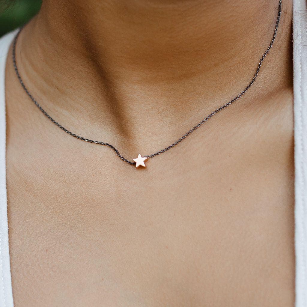 Tiny gold deals star necklace