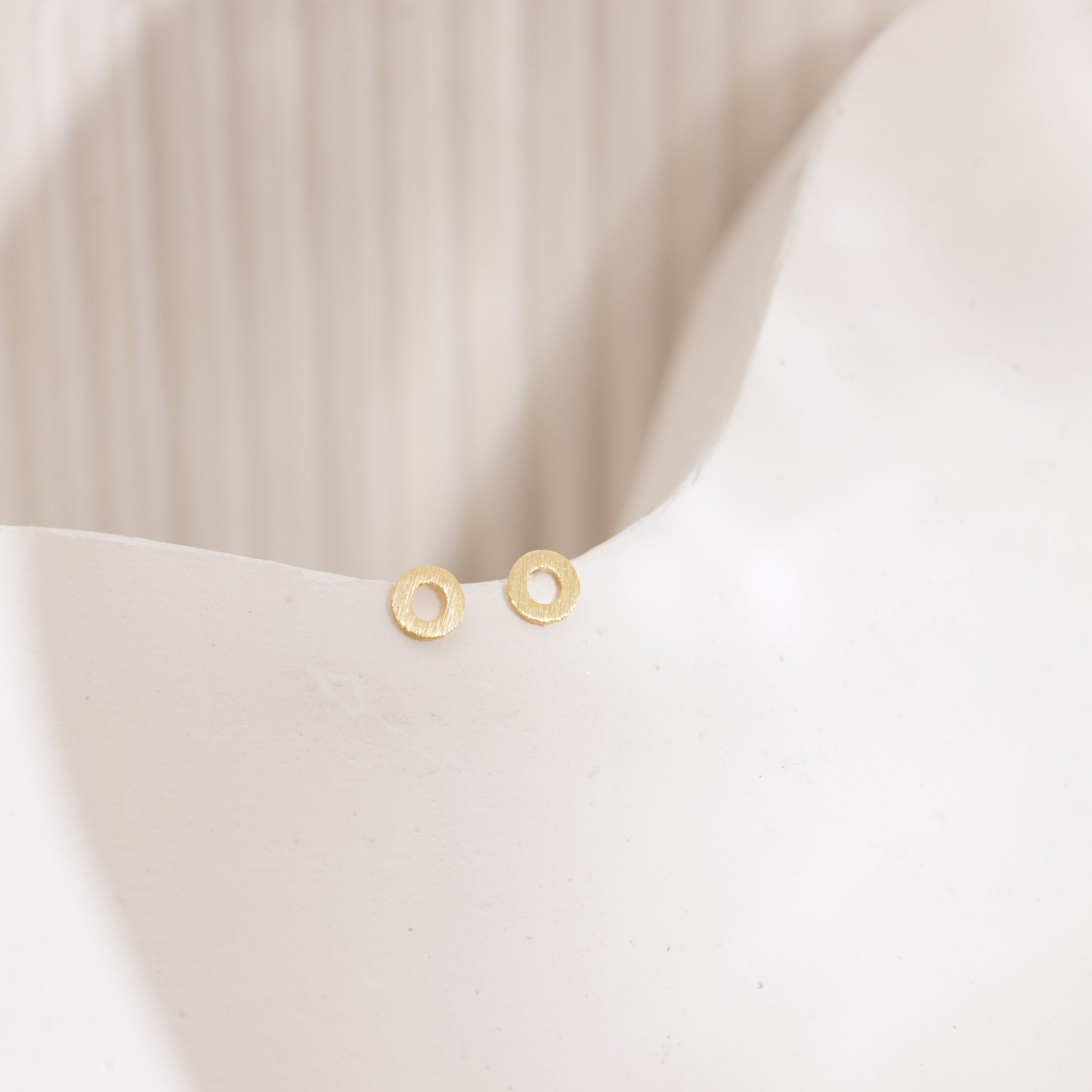 Open Circle Stud Earrings - adorn512